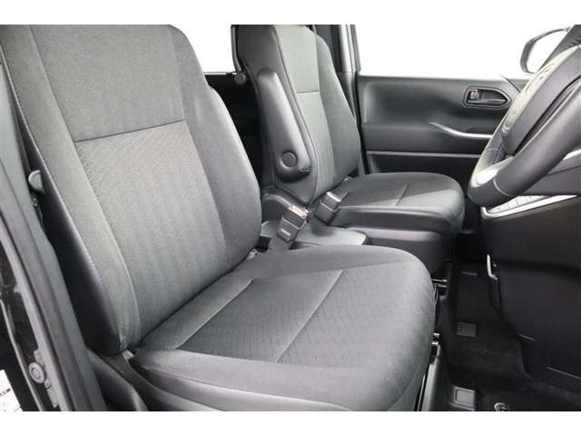 Toyota Voxy 10