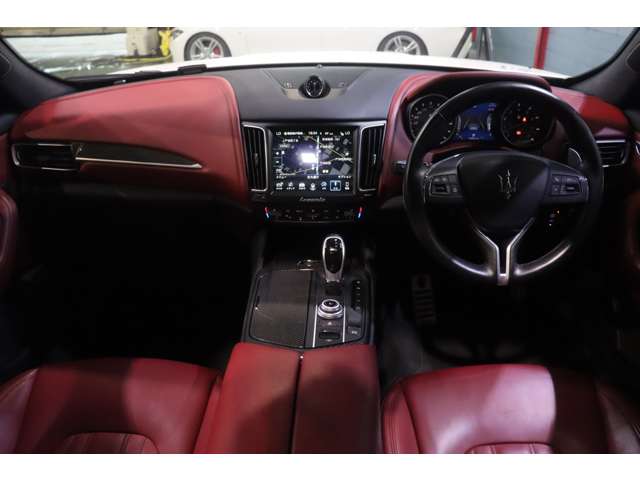 Maserati Levante 5