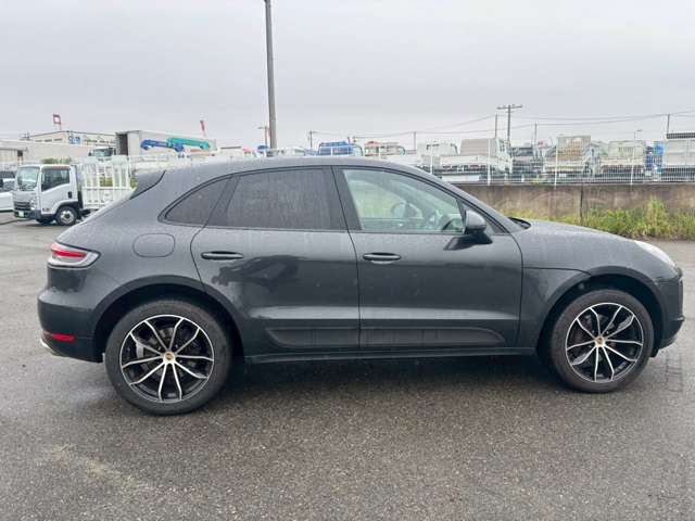 Porsche Macan 8
