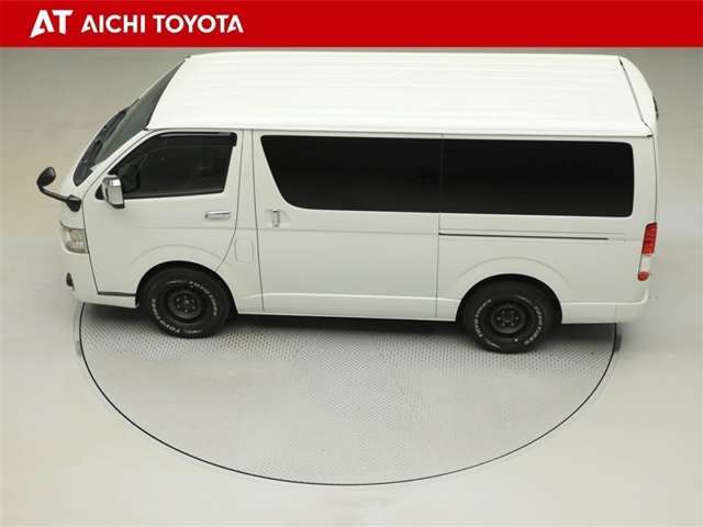 Toyota Hiace Van 11