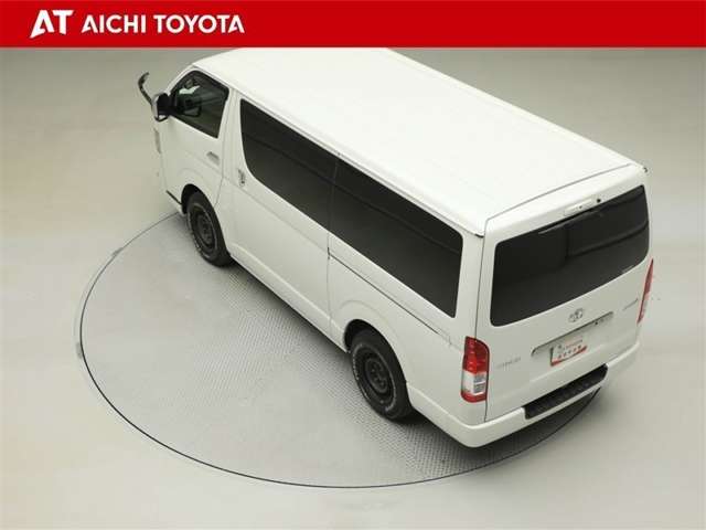 Toyota Hiace Van 12