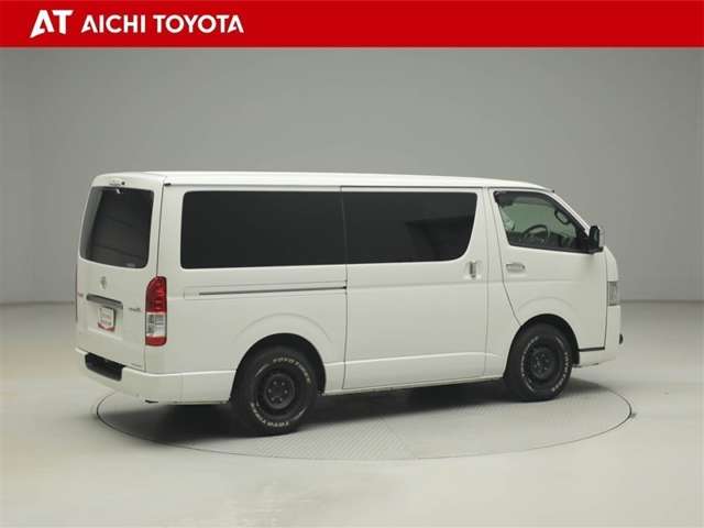 Toyota Hiace Van 6