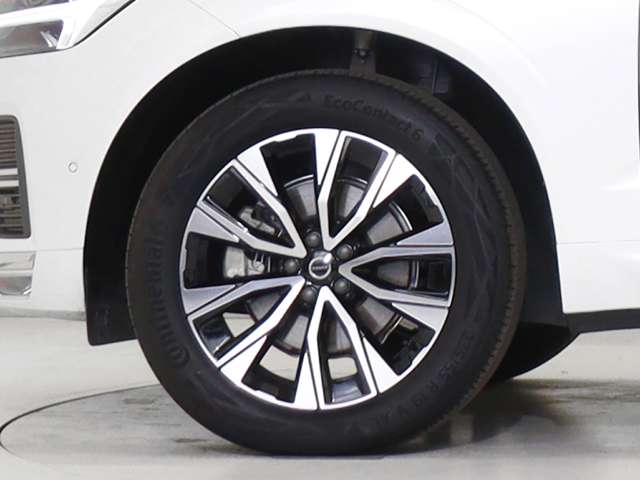 Volvo XC60 8