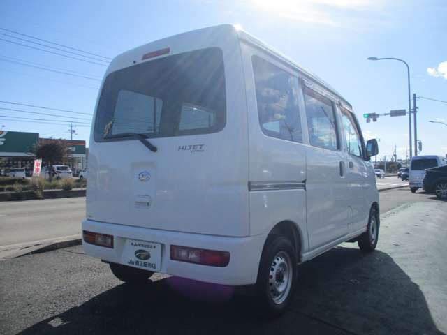 Daihatsu Hijet Cargo 12