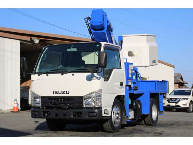 Isuzu Elf 12