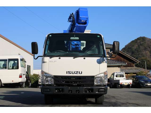 Isuzu Elf 2