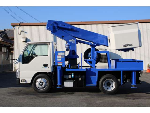 Isuzu Elf 6