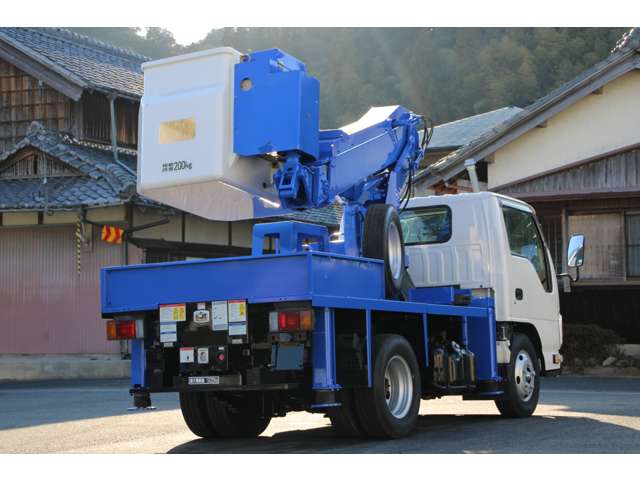 Isuzu Elf 9
