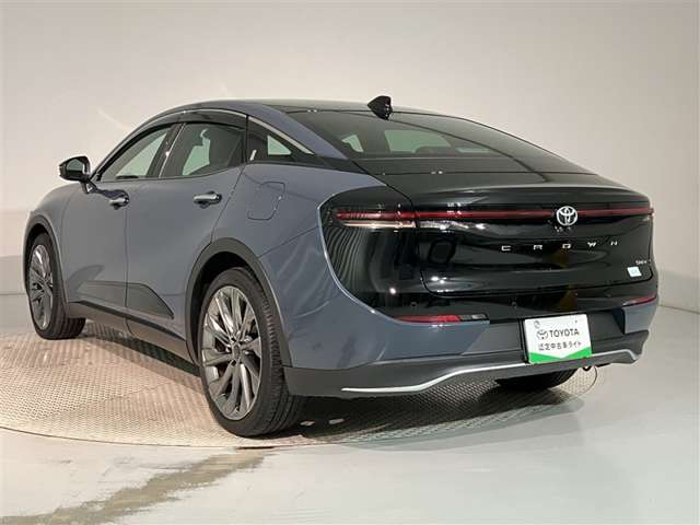 Toyota Crown Crossover 12