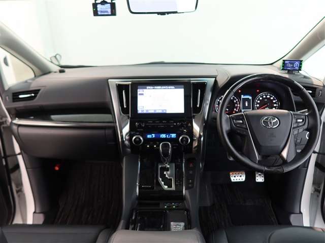 Toyota Alphard 8
