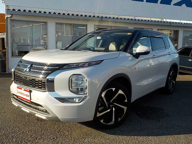 Mitsubishi Outlander 4
