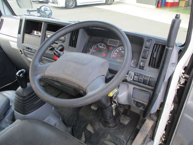 Isuzu Elf 2