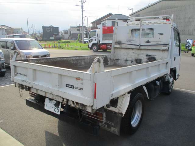 Isuzu Elf 6