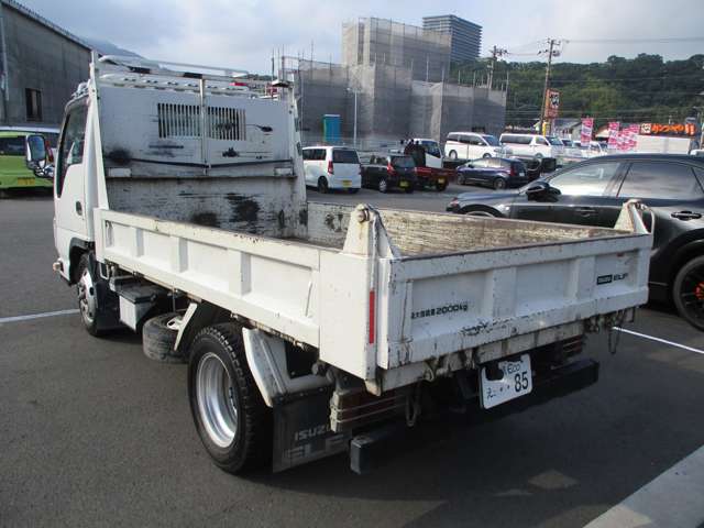 Isuzu Elf 8