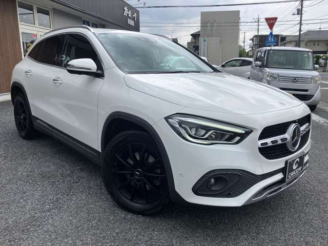 Mercedes-Benz GLA-Class 12