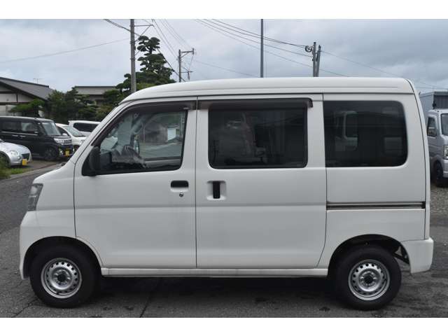 Daihatsu Hijet Cargo 12