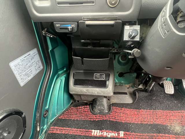 Daihatsu Midget II 6