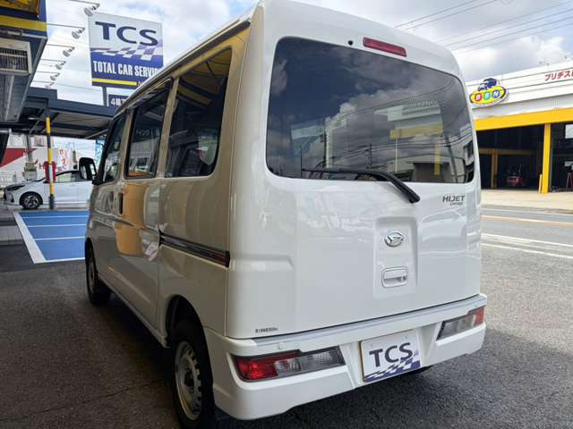 Daihatsu Hijet Cargo 6
