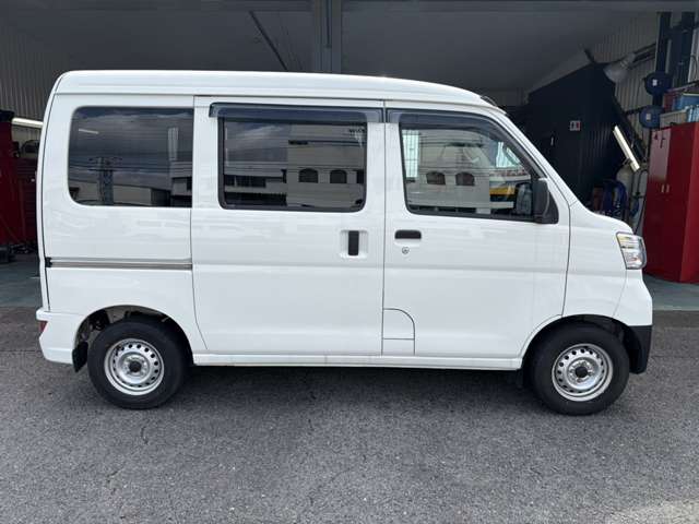 Daihatsu Hijet Cargo 7
