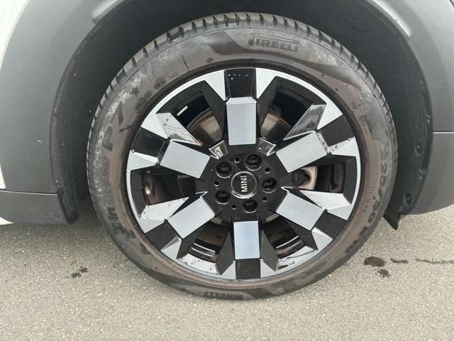 MINI Crossover 9