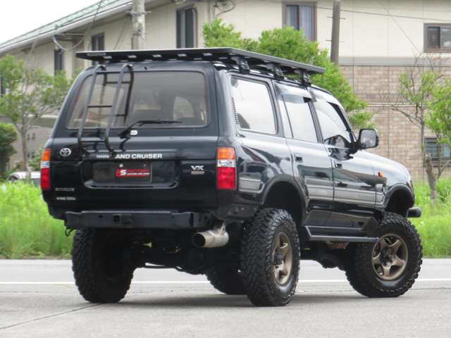 Toyota Land Cruiser 80 2