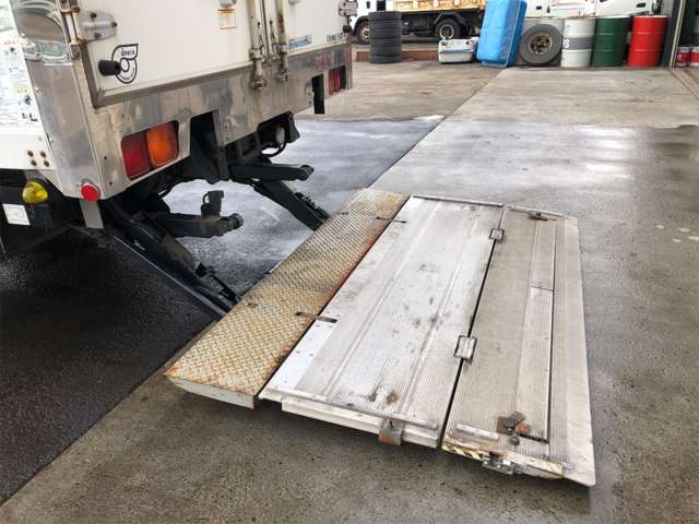 Mitsubishi Fuso Fighter 9