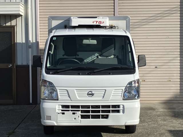Nissan NT100 Clipper 3