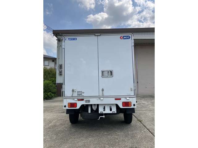 Nissan NT100 Clipper 4