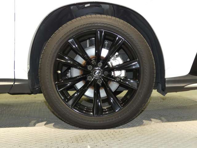 Lexus NX 7
