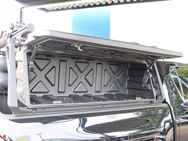 Toyota Hilux 6