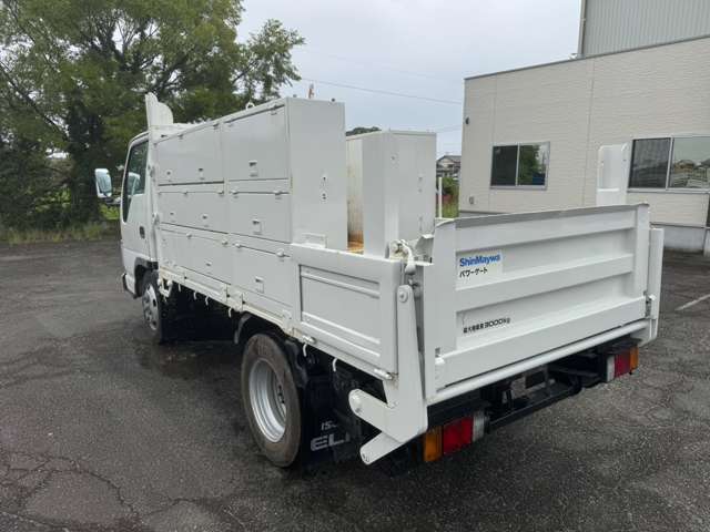 Isuzu Elf 6