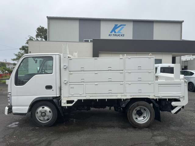 Isuzu Elf 8