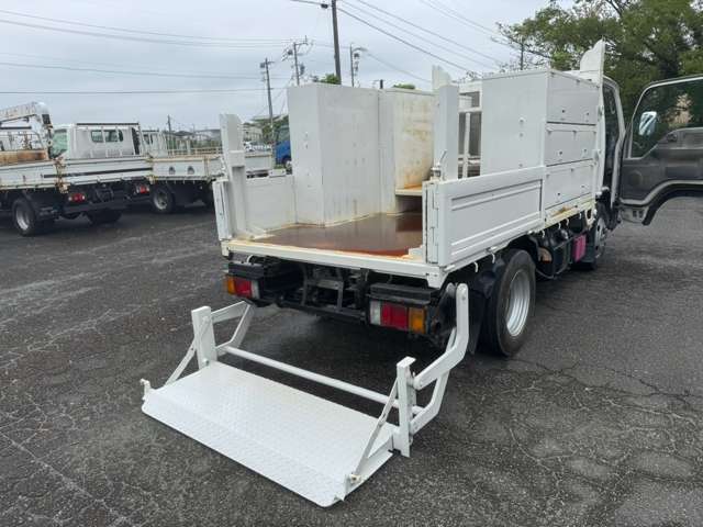 Isuzu Elf 10