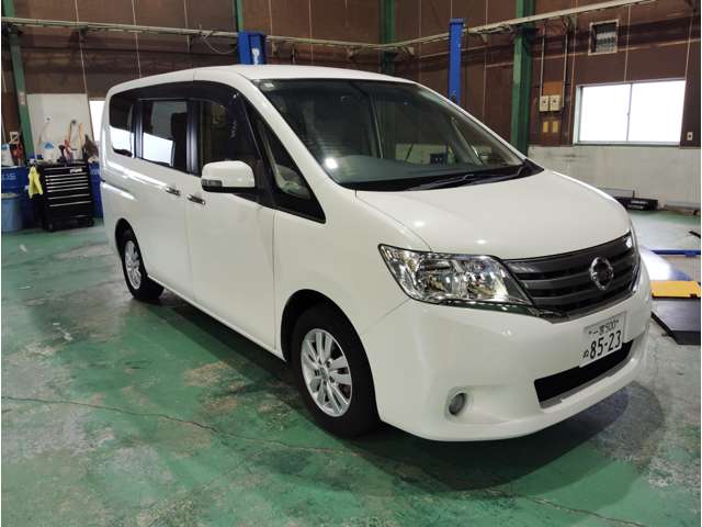 Nissan Serena 4