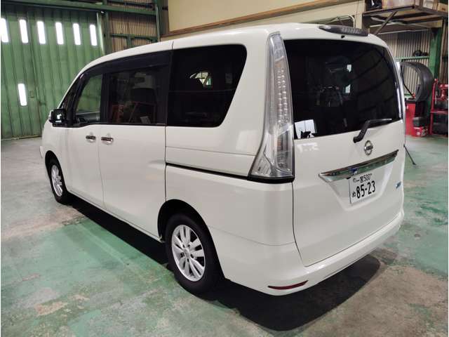Nissan Serena 8