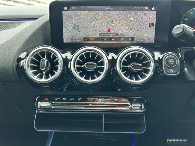 Mercedes-Benz GLA-Class 11