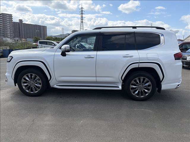 Toyota Land Cruiser 300 5