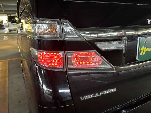 Toyota Vellfire 11