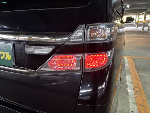 Toyota Vellfire 12