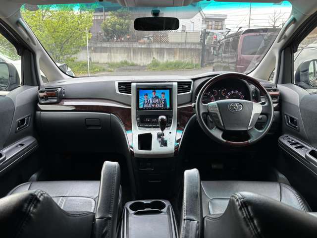 Toyota Vellfire 6