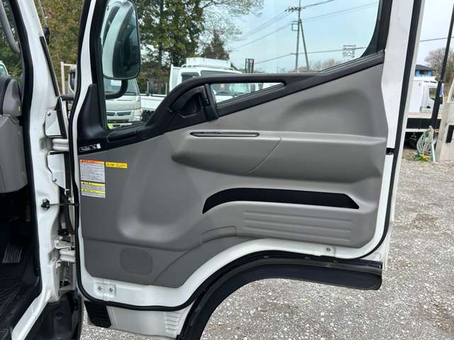 Mitsubishi Fuso Canter 9