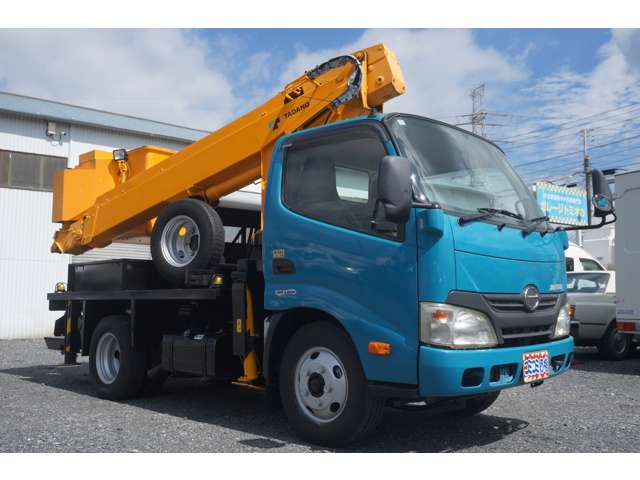 Hino Dutro 4