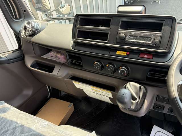 Mitsubishi Fuso Canter 9