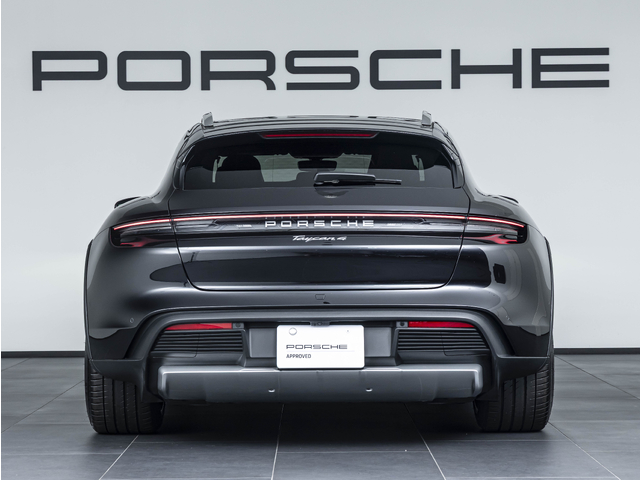 Porsche Taycan Cross Turismo 6