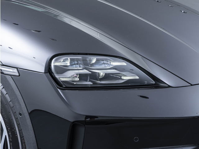 Porsche Taycan Cross Turismo 7