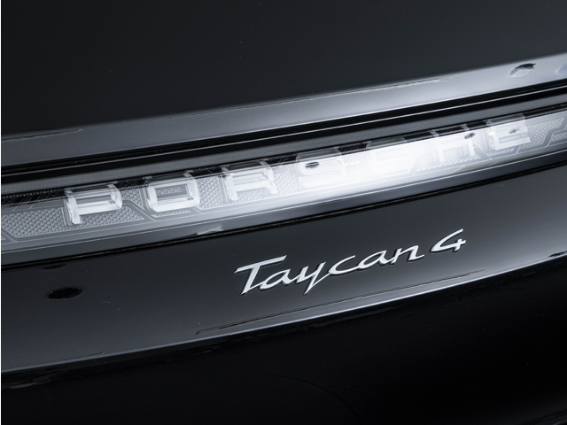 Porsche Taycan Cross Turismo 9