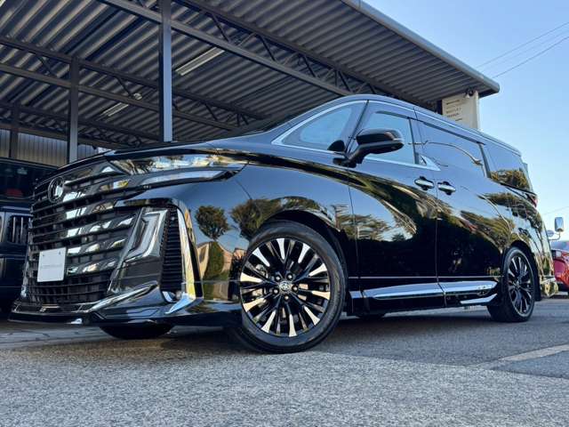Toyota Vellfire 2