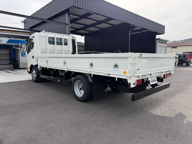 Hino Dutro 3