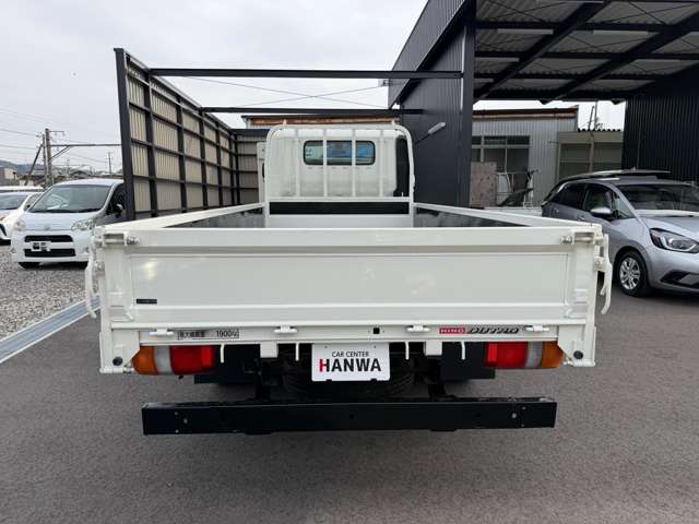 Hino Dutro 4