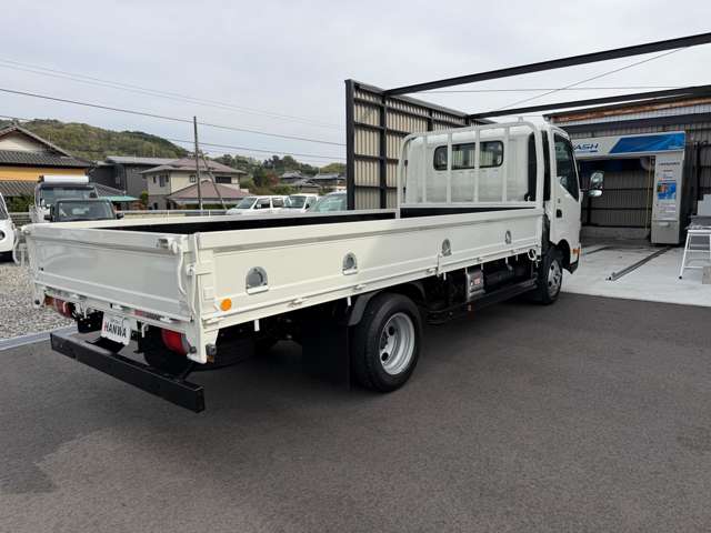 Hino Dutro 5